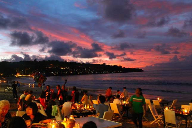 Pantai Jimbaran Bali, Pilihan Utama Destinasi Romantis - Pondokwisata.com