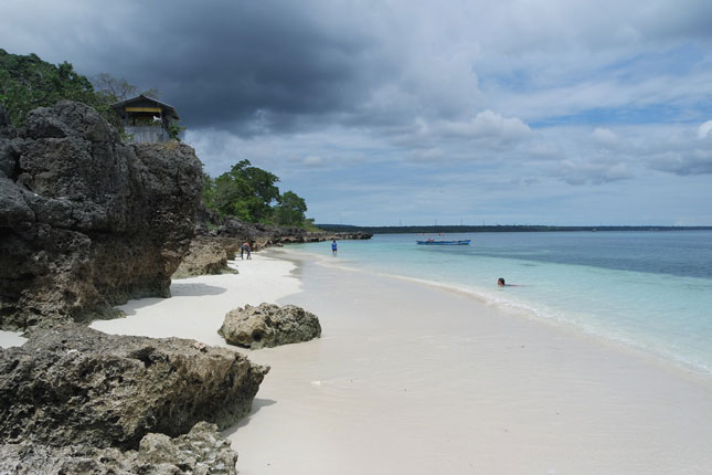 Wisata pantai di Kupang NTT